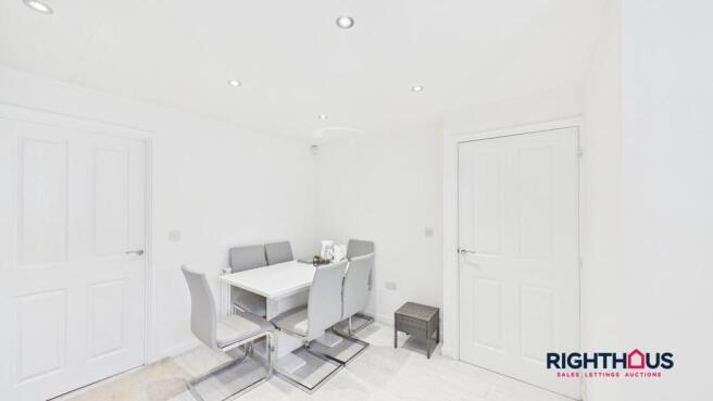 3 bed Semi-Detached for sale Image 8