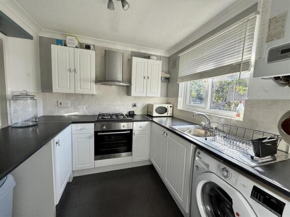 Kitchen: