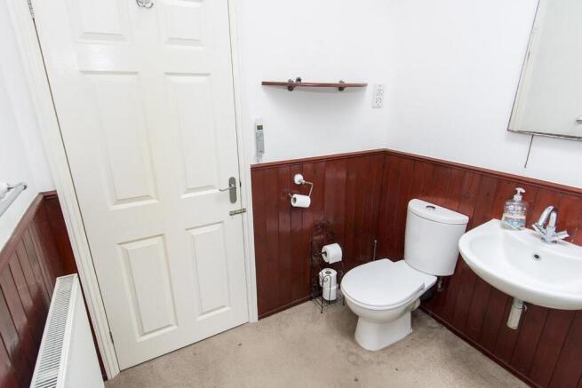 En-Suite Photo Two)