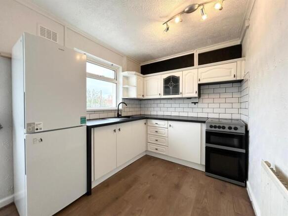 Kitchen 2.jpg