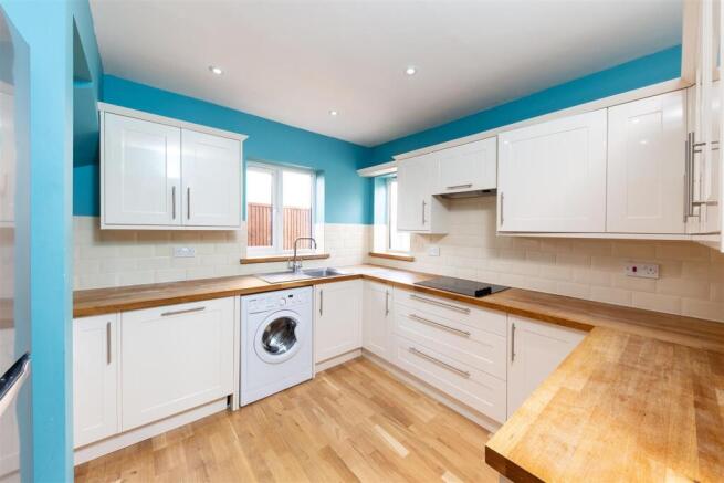 35 Stotfold Road (4 of 10).jpg