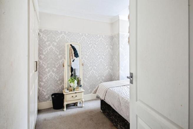 3 bed Terraced for sale Image 12