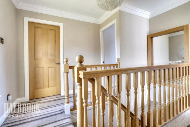 4 bed Detached for sale Image 10