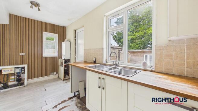 3 bed Terraced for sale Image 5