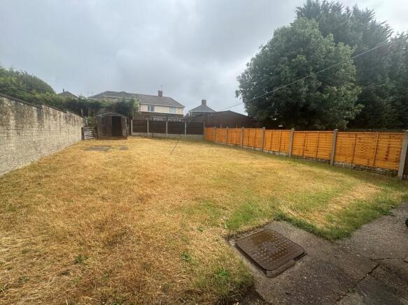 3 bed Semi-Detached to rent Image 6