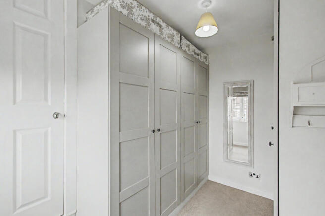 5 bed Detached for sale Image 10