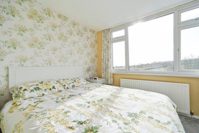 3 bed Semi-Detached for sale Image 9