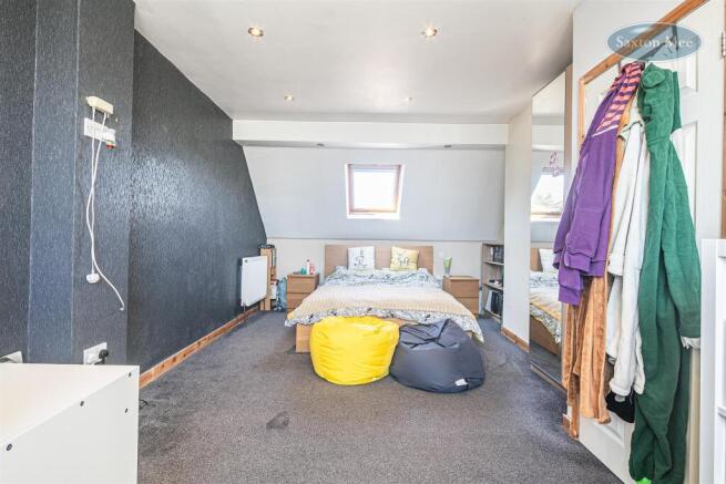 3 bed Terraced for sale Image 11