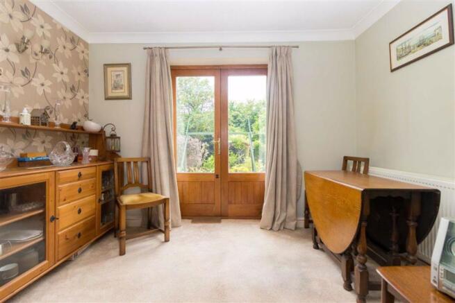 EXTENDED LOUNGE/DINING ROOM