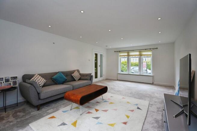 5 bed Detached for sale Image 5