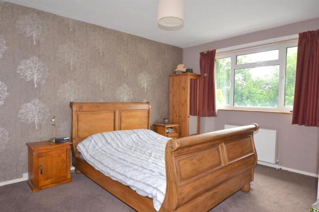 bedroom1.JPG
