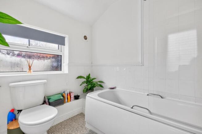 2 bed End of Terrace to rent Image 7
