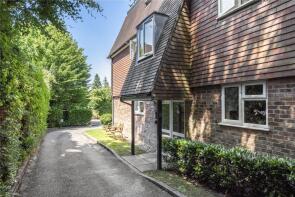 4, Highcroft, Wood Road, Hindhead GU26 6PW
