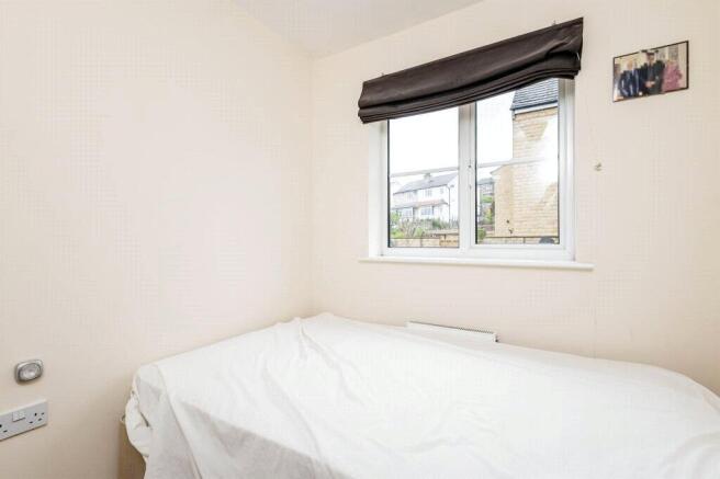 3 bed Town House for sale Image 8