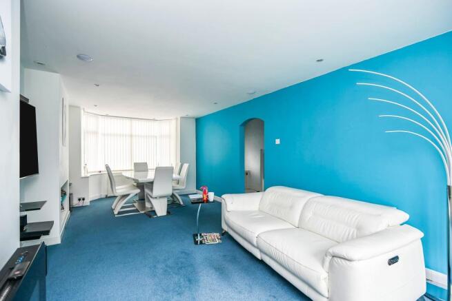Lounge/Dining Room