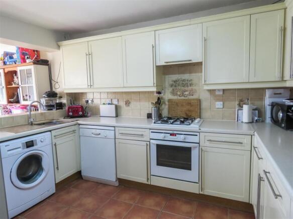 Kitchen 1.JPG