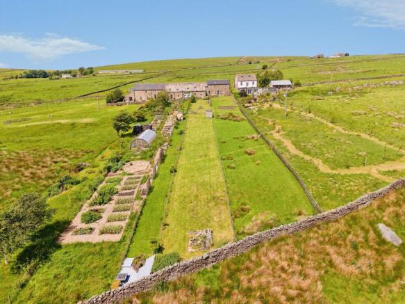 3 bed Terraced for sale Image 6