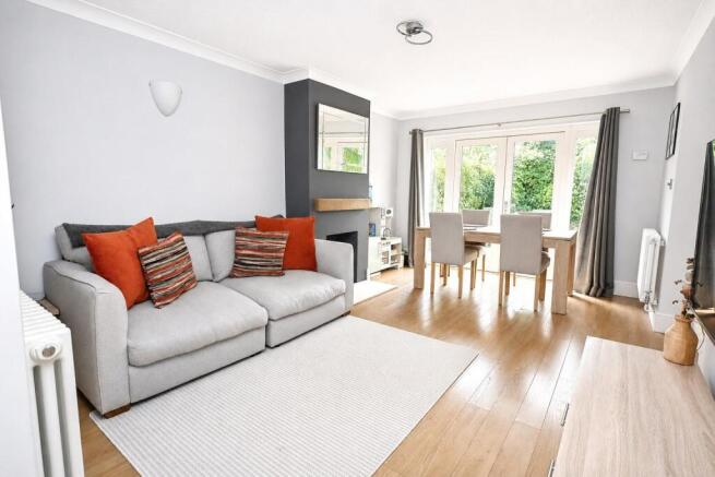 Lounge/ dining room