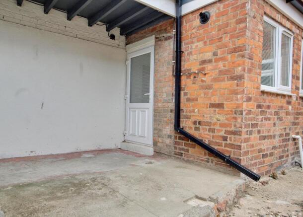 2 bed House to rent Image 11