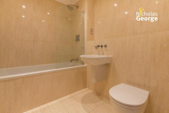 Hemisphere 277 bath.jpg