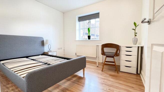 bedroom2.jpg