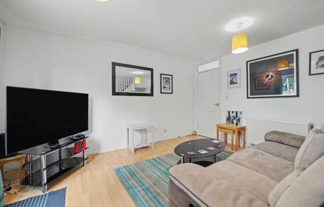 Pear Tree Gardens, Market Harborough, LE16 photo 4