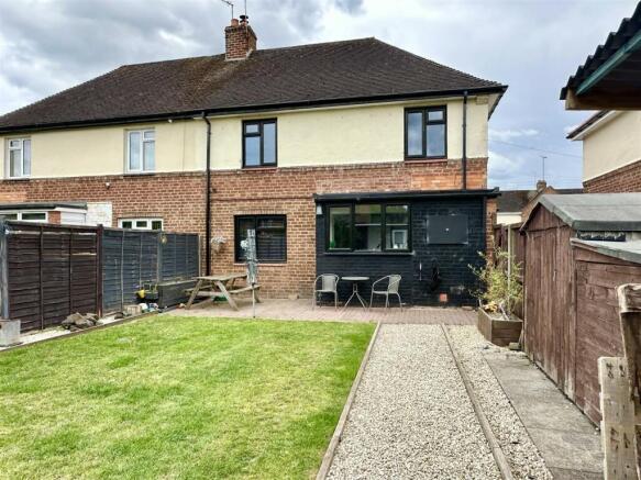 mid-garden to house