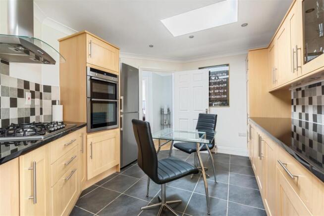 Kitchen.JPG