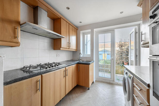 1422384-7-69a843c...