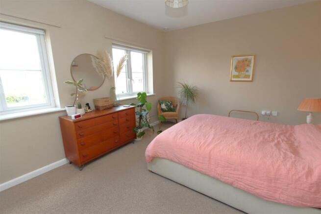 Bedroom 1.JPG