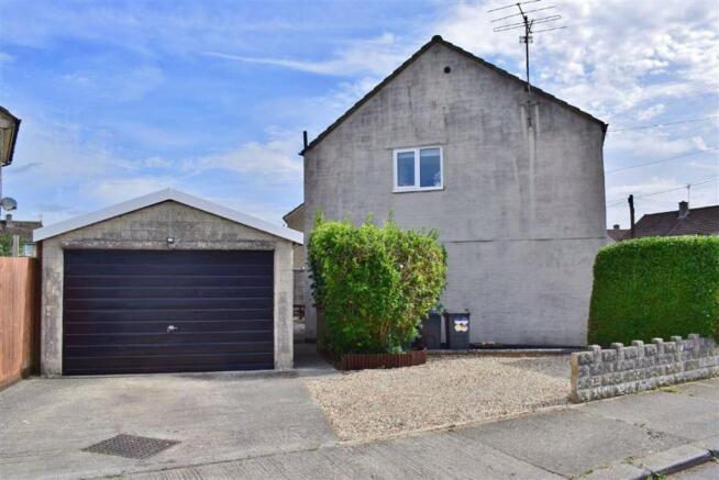 Garage & Driveway