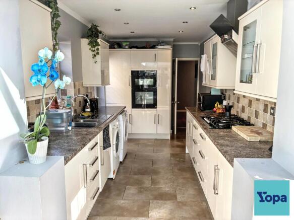 Bellhouse Road, Leigh-on-sea, SS9 photo 4