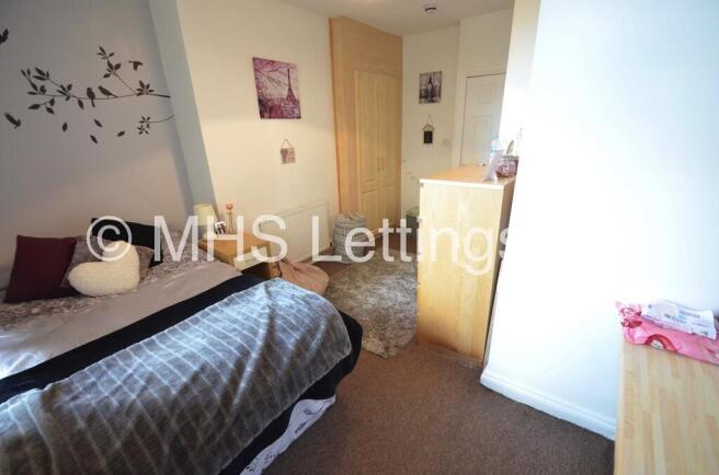 4 bed Terraced to rent Image 12