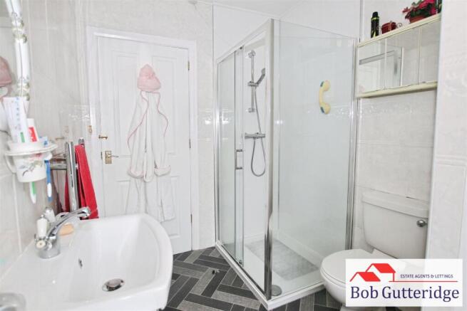 FIRST FLOOR SHOWER ROOM