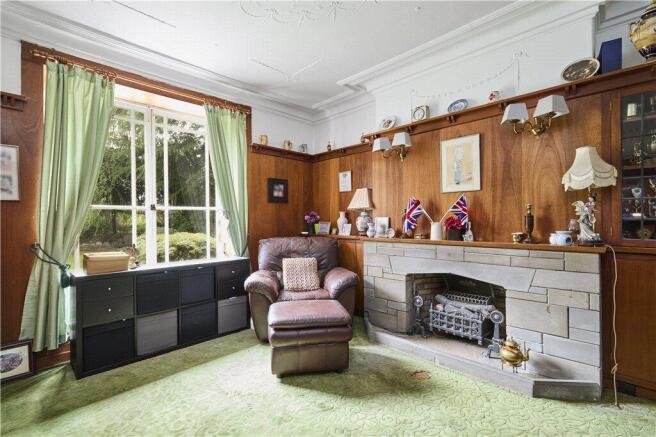 5 bed Detached for sale Image 9