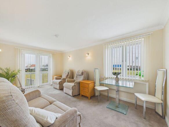 2 bed Flat for sale Image 2