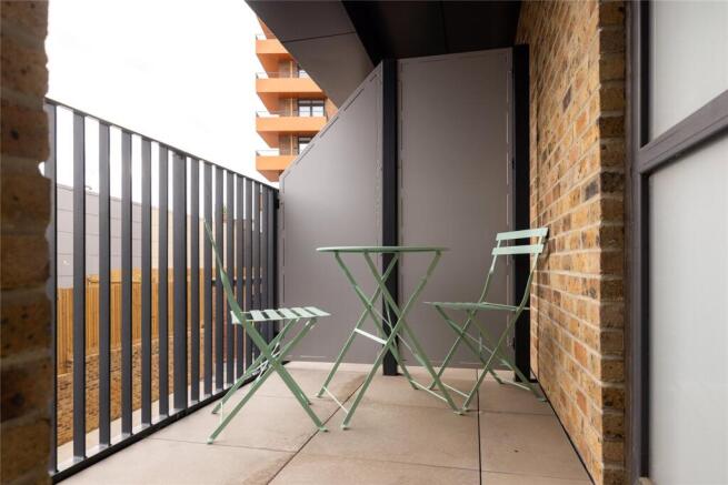 Catkin Road, London, NW9 photo 4