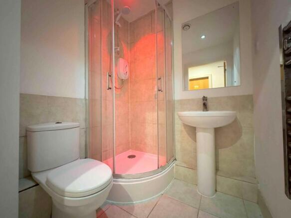 3 bed Apartment for sale Image 11