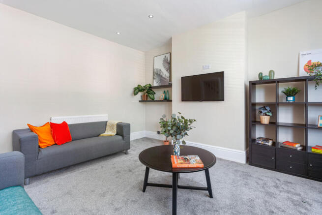 8 bed Terraced to rent Image 7