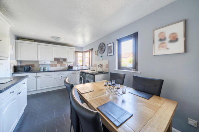 Kitchen/Breakfast Rm