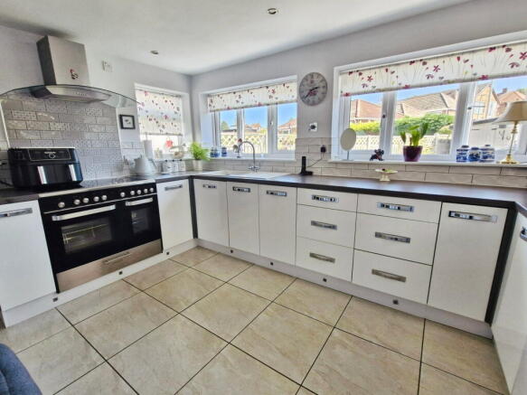 2 bed Terraced Bungalow for sale Image 8