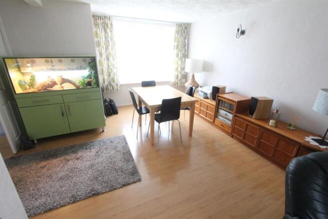 L shaped lounge dining room