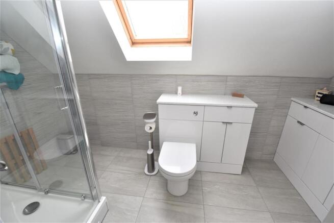 FF shower room.JPG
