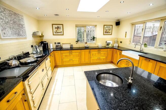 Kitchen/Breakfast