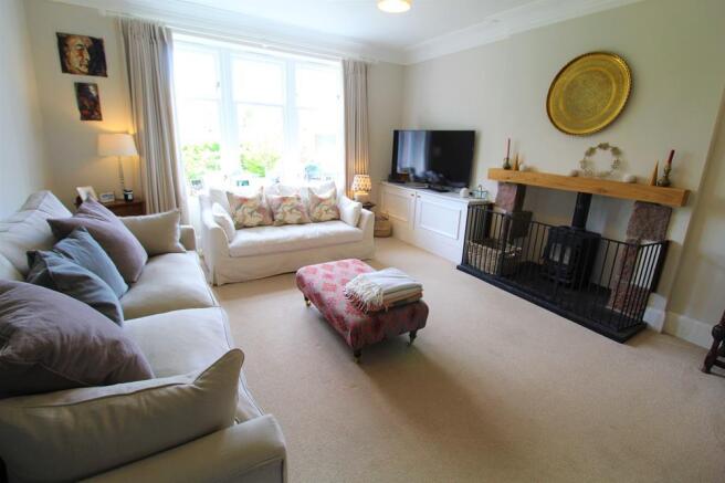 Lounge - Photo 5a