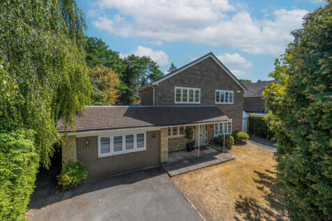 Dundaff Close, Camberley, Surrey