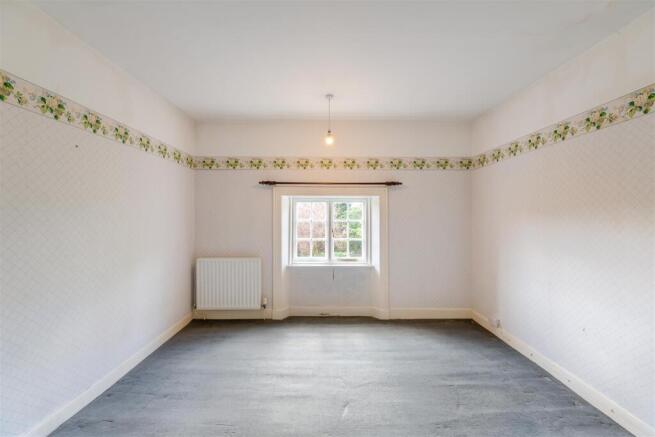 8590111-interior17.jpg