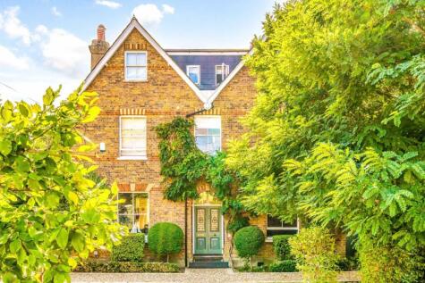 St. James's Road, Hampton Hill
