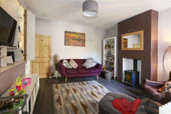 DINING/SITTING ROOM