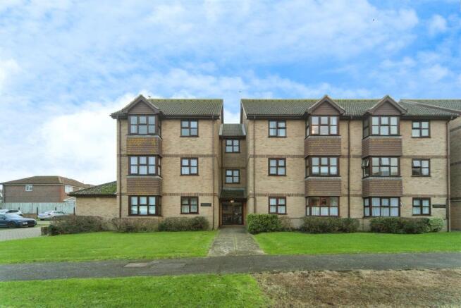 1-bed flat on Snowdon Close, Eastbourne, £85,000